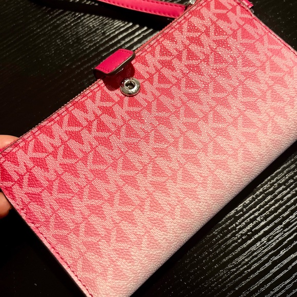 Michael Kors Pink Logo Pouch - Picture 4 of 5